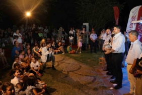 Ataşehir’de ‘Karavan Tiyatrosu’ rüzgarı