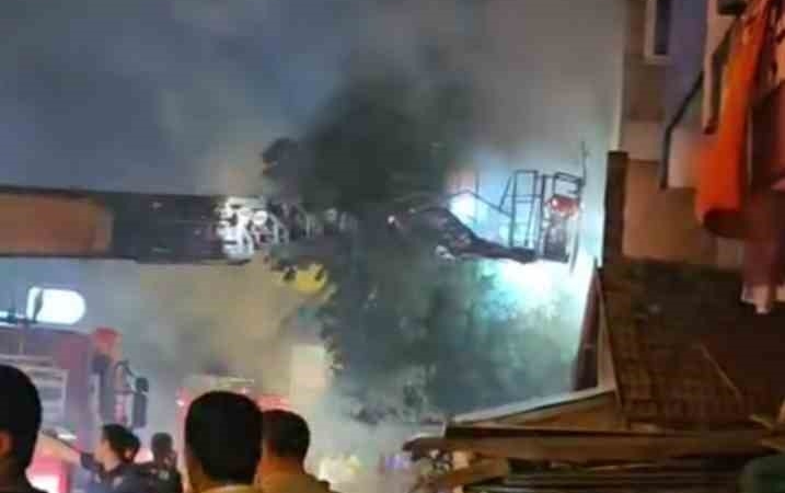 Ataşehir’de yangın paniği