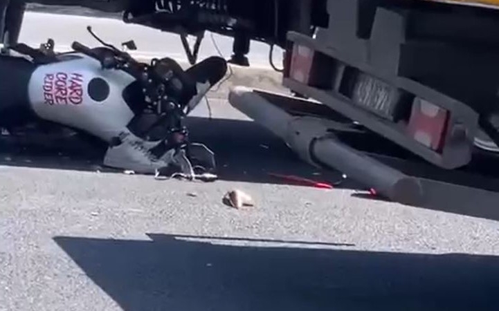 Avcılar feci motosiklet kazasında baba oğul hayatını kaybetti