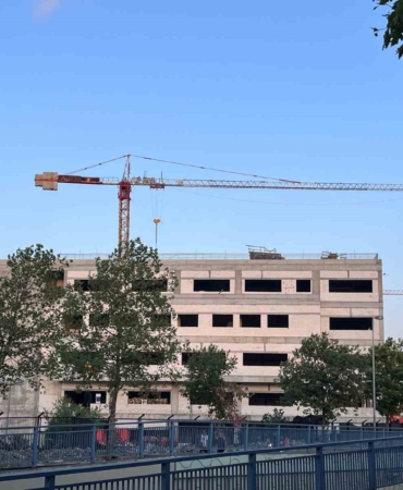 Avcılar’da şantiyede kafasına demir saplanan işçi hayatını kaybetti