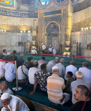 Ayasofya Camii’nde 15 Temmuz şehitleri için hatim duası okundu