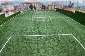 Ayazma Mahallesi’ne futbol sahası kazandırıldı