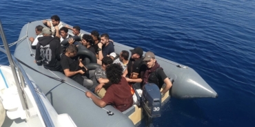 Ayvacık açıklarında 17 kaçak göçmen yakalandı