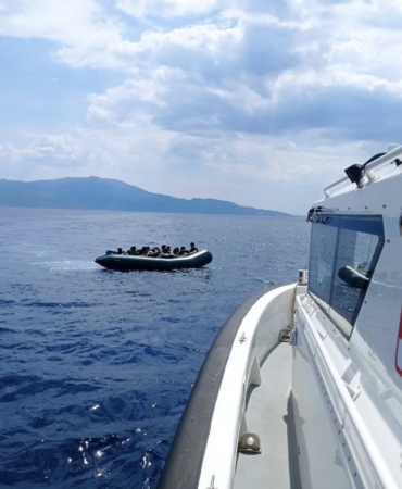 Ayvacık açıklarında 17 kaçak göçmen yakalandı