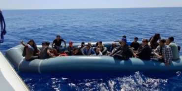 Ayvacık açıklarında 27 kaçak göçmen kurtarıldı
