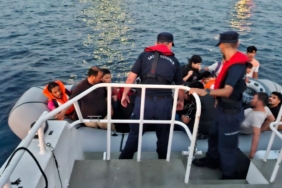 Ayvalık açıklarında 11’i çocuk 30 düzensiz göçmen yakalandı
