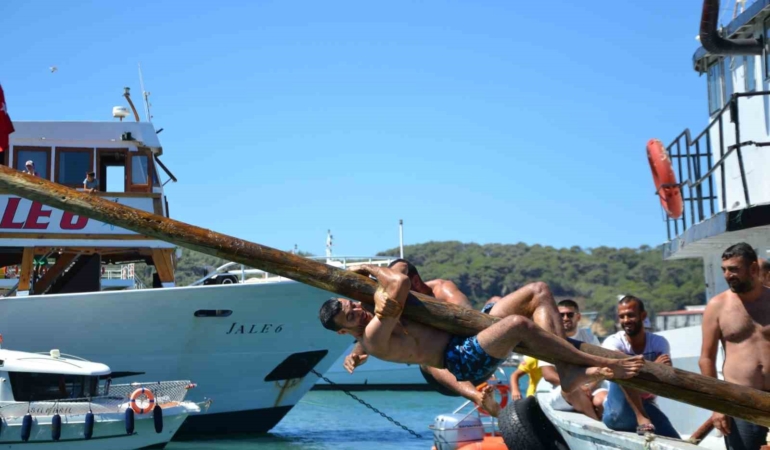 Ayvalık’ta 1 Temmuz Denizcilik ve Kabotaj Bayramı’nın 98. yıldönümü coşkusu