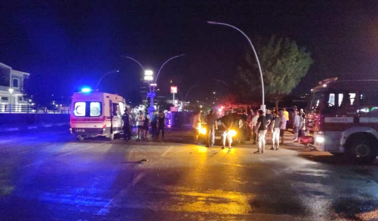 Ayvalık’ta iki araç çarpıştı: 2 yaralı