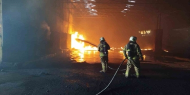 Ayvalık’ta pirina fabrikasında patlayan kazandan çıkan yangın korkuttu