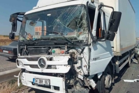 Babaeski’de 3 aracın karıştığı kaza: 2 kişi yaralandı