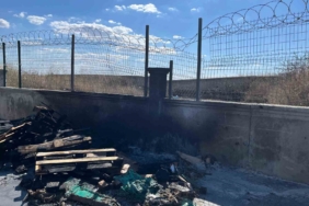 Babaeski’de bir iş yerinde çıkan yangın tarlaya sıçradı