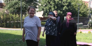 Bağcılar’da yaşlılar kahkaha seansında doyasına eğlendi