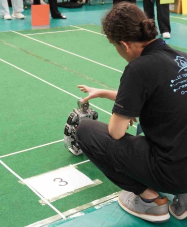 Bahçelievler 15 Temmuz Şehitleri Fen ve Teknoloji Anadolu İmam Hatip Lisesi’nin Büyük Başarısı: Dünya şampiyonu oldular