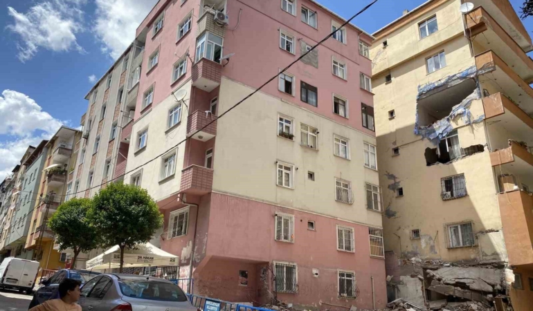 Bahçelievler’de karot alınan 5 bina tahliye ediliyor