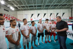 Bakan Bak: "Olimpiyatlarda çalışmalarımızın karşılığını alacağımıza inanıyorum"