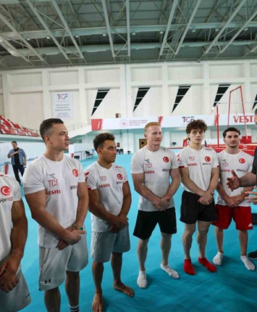 Bakan Bak: "Olimpiyatlarda çalışmalarımızın karşılığını alacağımıza inanıyorum"