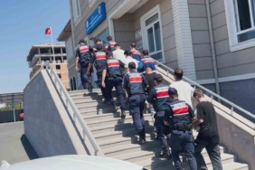 Bakanın adıyla sosyal medyada dolandırıcılık: 4 ilde operasyonda 7 gözaltı