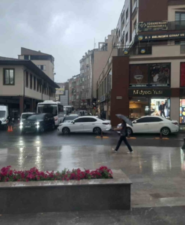 Balıkesir yağmurla serinledi