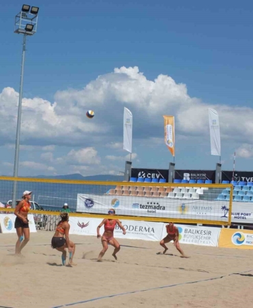 Balıkesir’de Plaj Voleybolu başladı