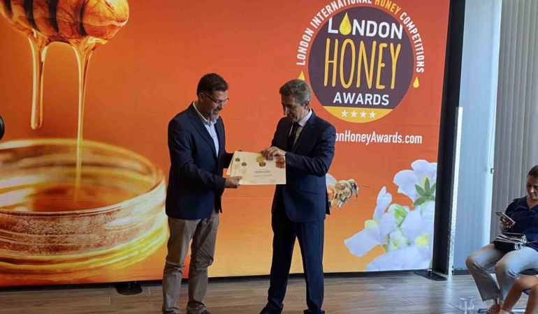 Balıkesir’de üretilen 3 bala, Londra’dan ‘Altın Lezzet Ödülü’