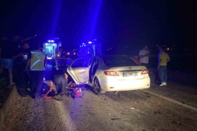 Bandırma-Gönen karayolunda tır ile otomobil çarpıştı: 3 ölü, 1 yaralı