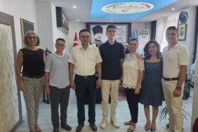 Bandırma İlçe Milli Eğitim Müdürü, Türkiye birincilerini makamında ağırladı