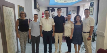 Bandırma İlçe Milli Eğitim Müdürü, Türkiye birincilerini makamında ağırladı