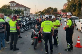 Bandırma’da motosiklet sürücülerine ekipman kullanımının önemi hatırlatıldı