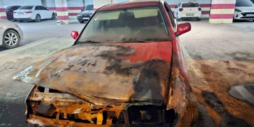 Bandırmaspor katlı otoparkında araç yangını
