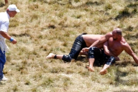 Başpehlivan Ali Gürbüz yenildi: Kırkpınar’da yarı finalistler belli oldu