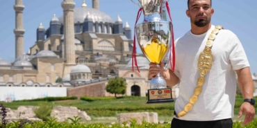 Başpehlivan Zeybek, altın kemerin ebedi sahibi olmayı hedefliyor