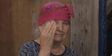 Bayrampaşa’da balkon çöktü: Büyük korku yaşayan yaşlı kadın gözyaşlarını tutamadı