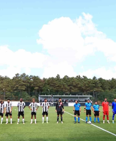 Beşiktaş, hazırlık maçında Ümraniyespor ile berabere kaldı