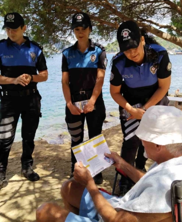 Beykoz Anadolu Kavağı sahilinde polisten boğulmalara karşı uyarı
