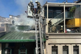 Beyoğlu’nda 5 katlı otelde korkutan yangın