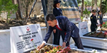 Bilecik’te 15 Temmuz Demokrasi ve Millî Birlik Günü dolayısıyla şehitlik ziyaret edildi