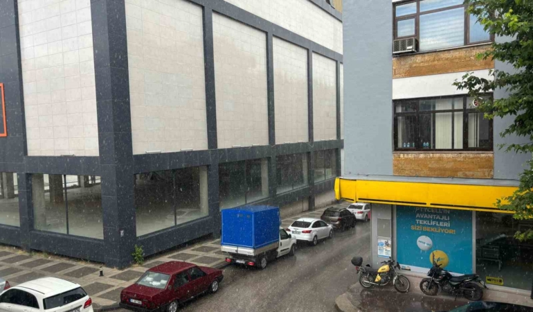 Bilecik’te kısa süreli sağanak yağış