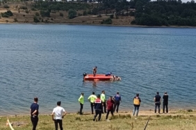 Bilecik’te otomobil gölete düştü: 4 yaşındaki çocuk hayatını kaybetti