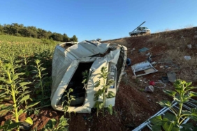 Bilecik’te şarampole uçan araç içinde bulunan 3 kişi yaralandı