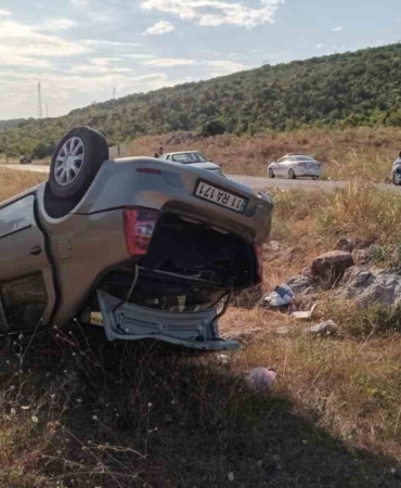 Bilecik’te takla atan otomobil şarampole yuvarlandı: 2 yaralı