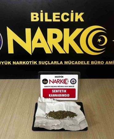 Bilecik’te yakalanan şüphelinin üzerinde uyuşturucu madde ele geçirildi