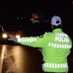 Bilecik’te yapılan trafik denetimlerinde 68 araç sürücüsüne ceza yazılırken 1 araç trafikten men edildi