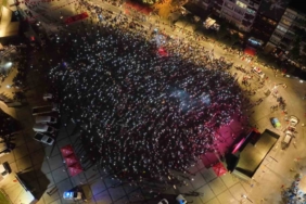 Binlerce Kocaelili milli takım için tek yürek oldu.