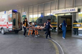 Boğulma tehlikesi geçiren 2 genç hastaneye kaldırıldı