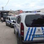 Boşanma davası sonrası eski eşini bacağından vurdu