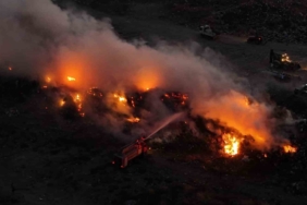 Bozcaada’da çöplük yangını