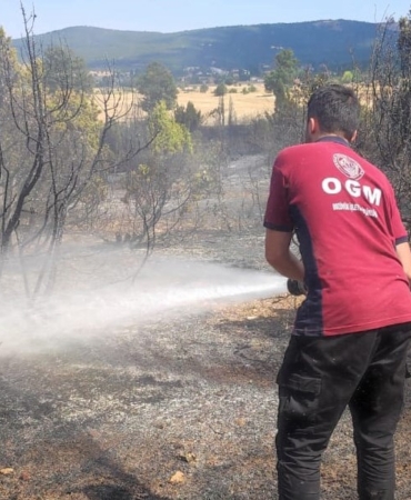 Bozüyük’te çıkan anız yangını ormanlık alana sıçramadan söndürüldü