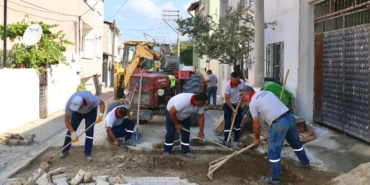 Burhaniye’de yol çalışmaları tüm hızıyla devam ediyor