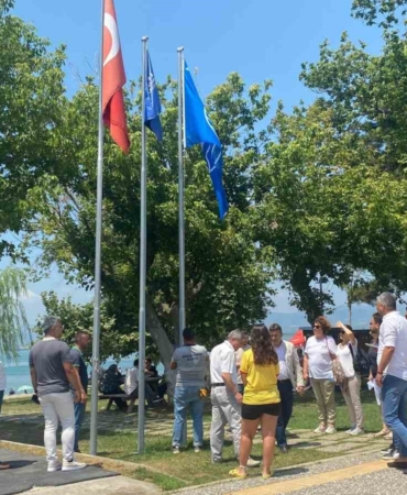 Bursa sahillerinde ‘Mavi Bayrak’ dalgalanıyor