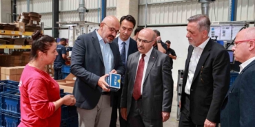 Bursa Valisi Mahmut Demirtaş, TEKNOSAB’ı ziyaret etti